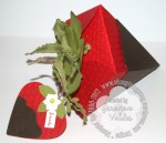 Petal cone strawberry box & tag