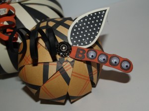 Halloween paper strip pumpkin